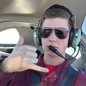 Meet your Posher, Alex